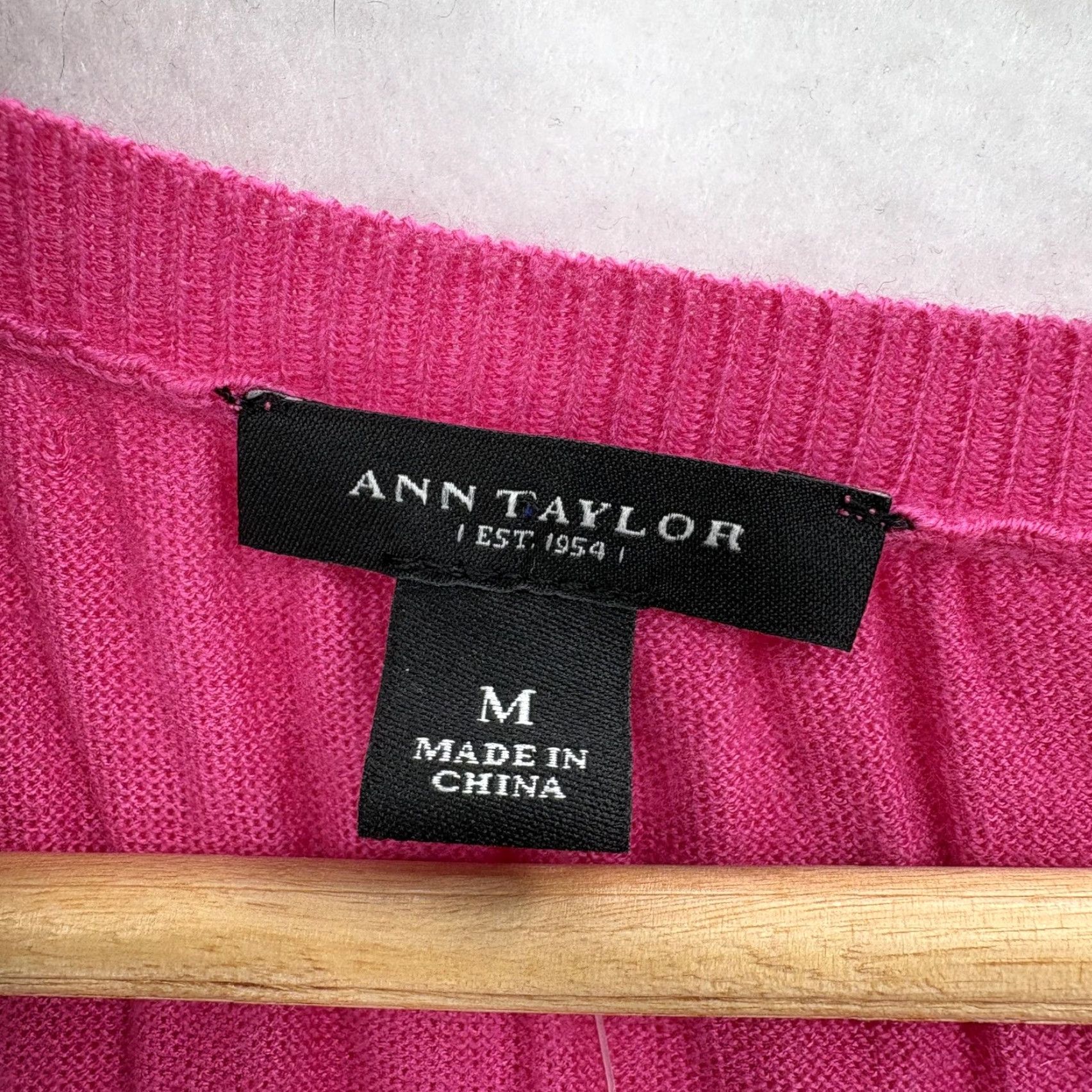 Ann Taylor Ann Taylor Sweater Womens Medium Pink Square Neck 3/4 Sleeve Knit Pullover NWT Size M / US 6-8 / IT 42-44 - 4 Thumbnail