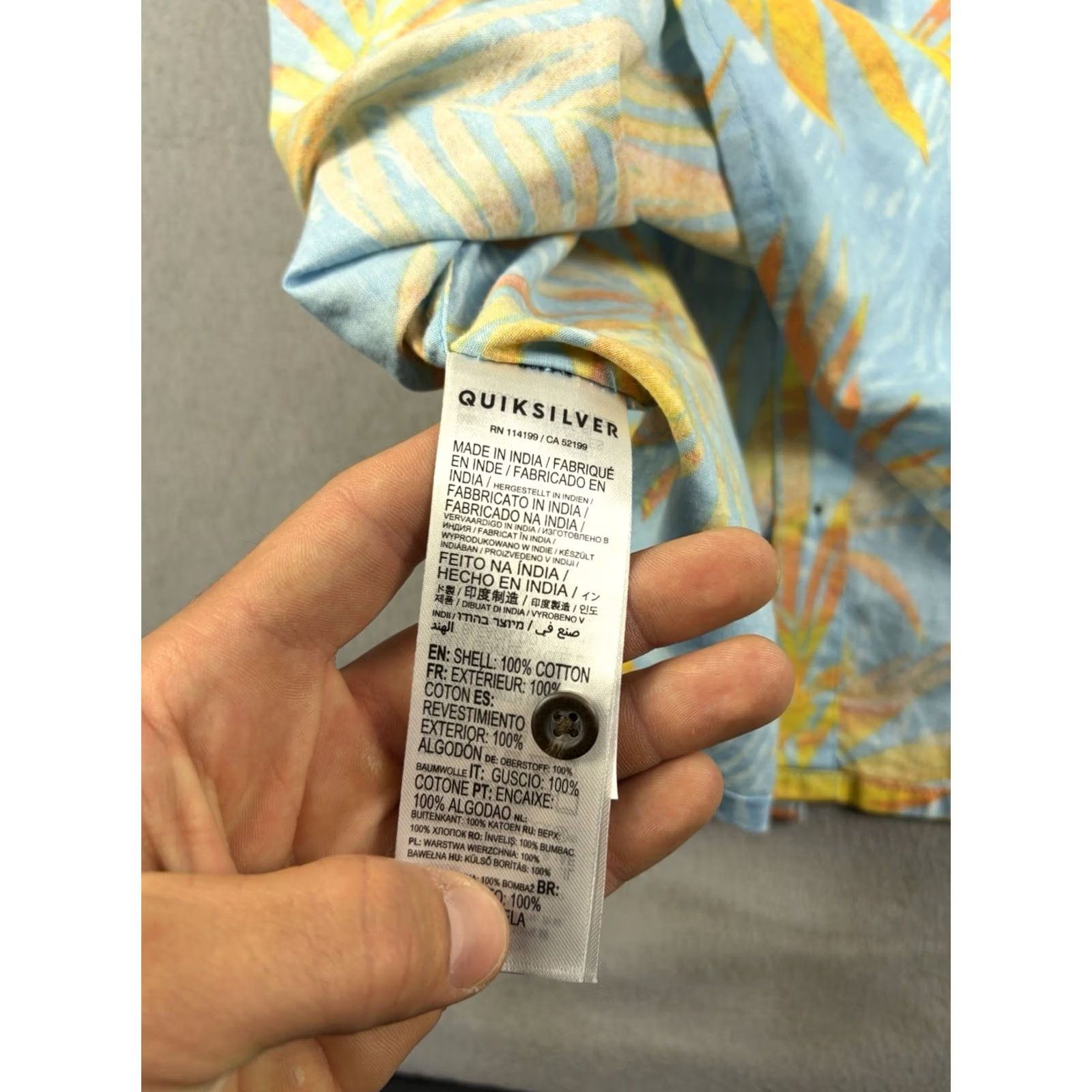 Quiksilver Quiksilver Shirt Men’s M Hawaiian Floral Cotton Button-Up Short Sleeve Beach Surf Blue Regular Mens Size US M / EU 48-50 / 2 - 6 Thumbnail