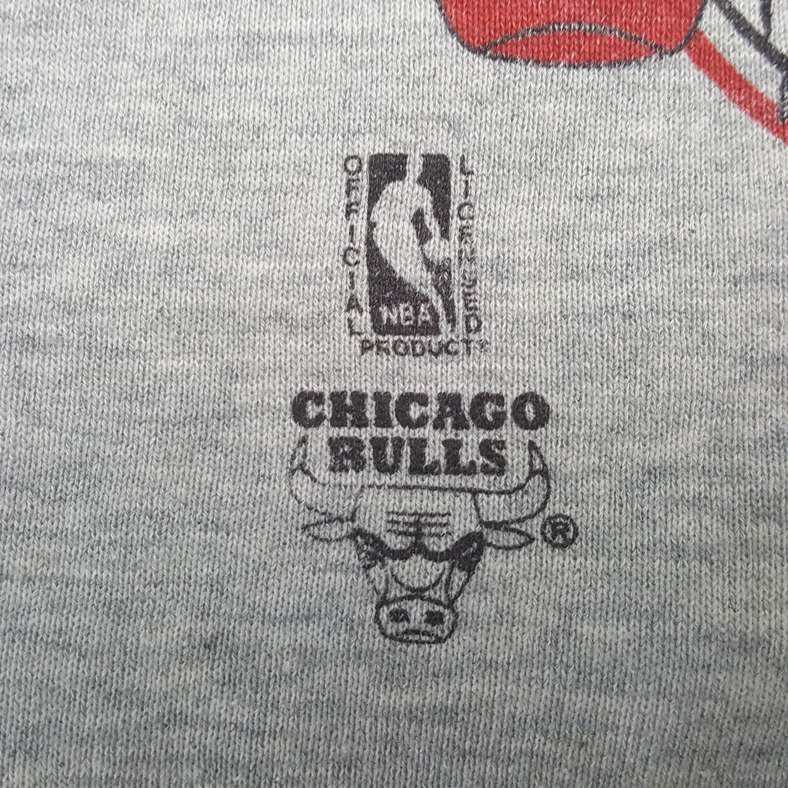 NBA × Vintage Vintage BULLS CHICAGO Nba Basketball Sweatshirt C292N13 Size US M / EU 48-50 / 2 - 9 Thumbnail