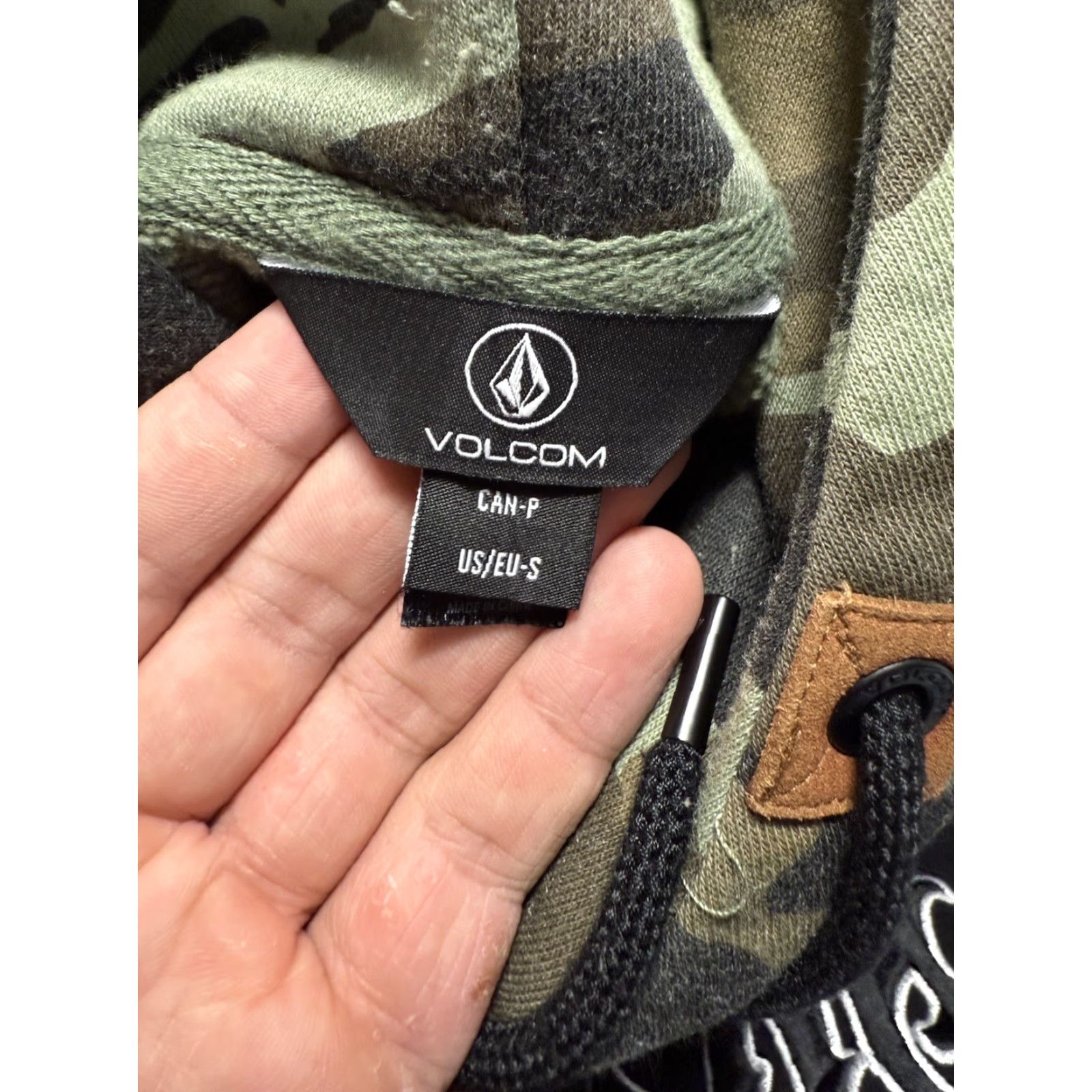 Volcom VINTAGE Volcom Camo Hoodie Mens Small Skater Grunge HipHop Y2K 90s Size US S / EU 44-46 / 1 - 3 Thumbnail