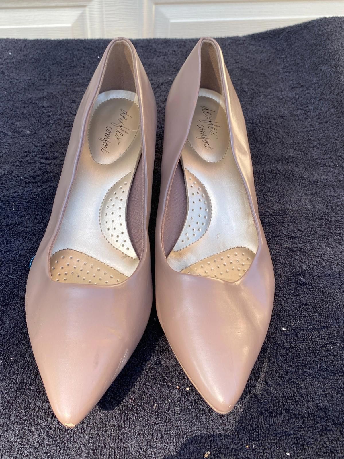 Designer Womens Dexflex Comfort Taupe Faux Leather Heels Sz 9.5 (S610 Size US 9.5 / IT 39.5 - 1 Thumbnail
