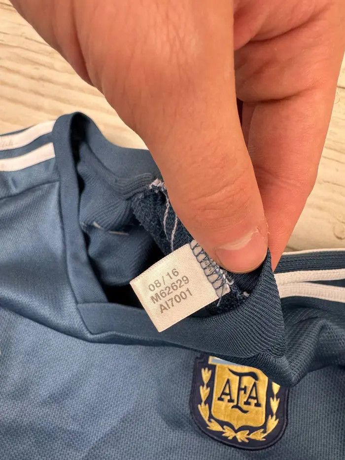 Adidas Adidas ARGENTINA 2016 2017 AWAY FOOTBALL SHIRT SOCCER JERSEY Size US S / EU 44-46 / 1 - 18 Thumbnail