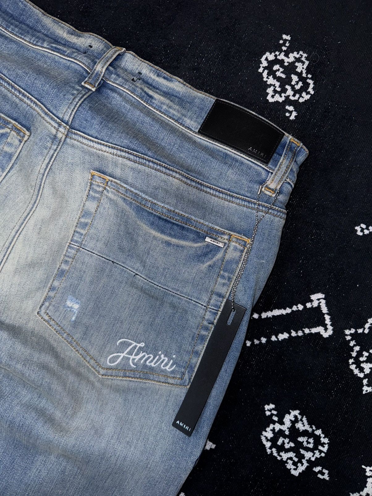 Amiri AMIRI SKELL BONE SCRIPT LOGO JEANS Size US 32 / EU 48 - 12 Thumbnail