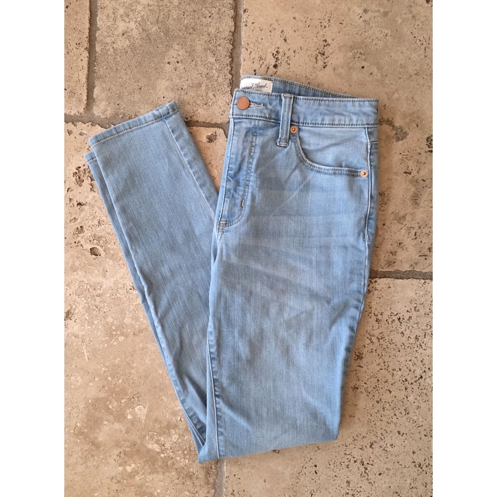 Vintage VINTAGE? No — Universal Thread Jeans Womens Size 6/28R High-Rise Skinny Light Denim Blue 5-Pocket Belt Loops Slim Womens Regular Jeans Size 25" / US 0 / IT 36 - 3 Thumbnail