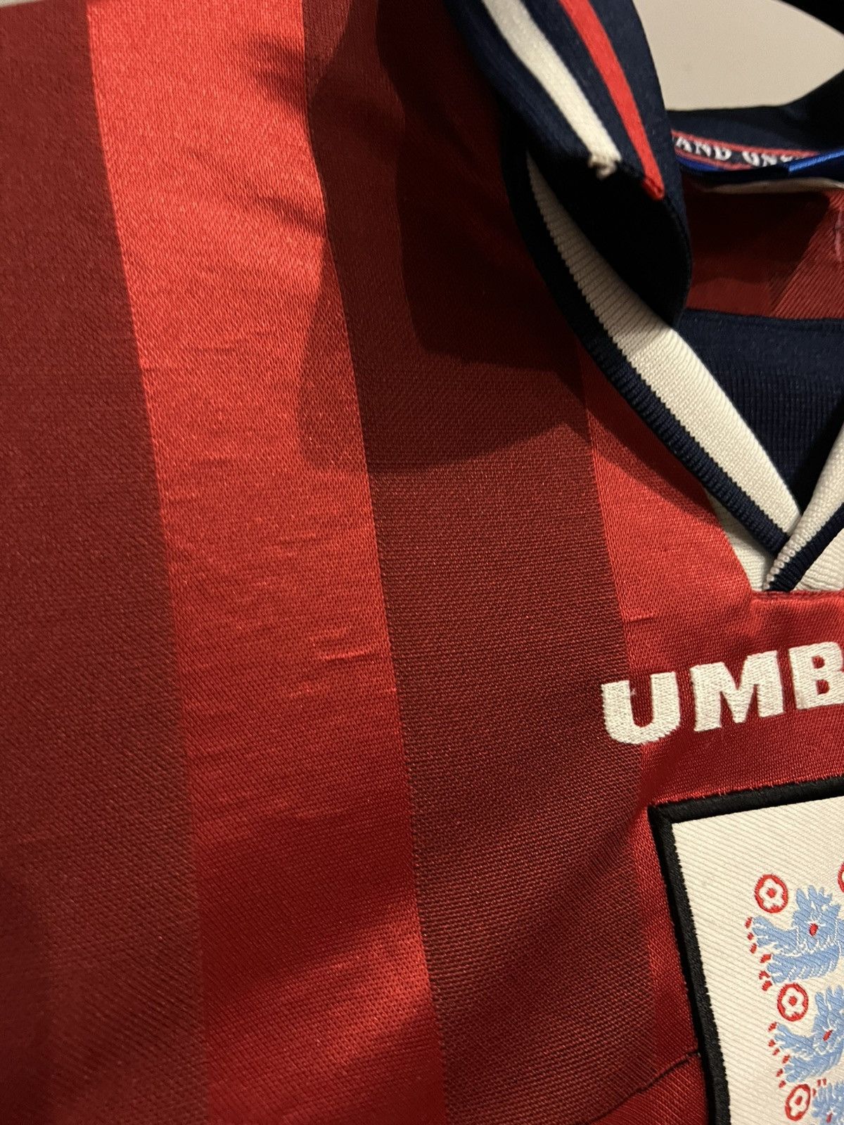 Umbro 1997/99 ENGLAND TEAM AWAY SOCCER JERSEY FOOTBALL SHIRT XL Size US XL / EU 56 / 4 - 8 Thumbnail