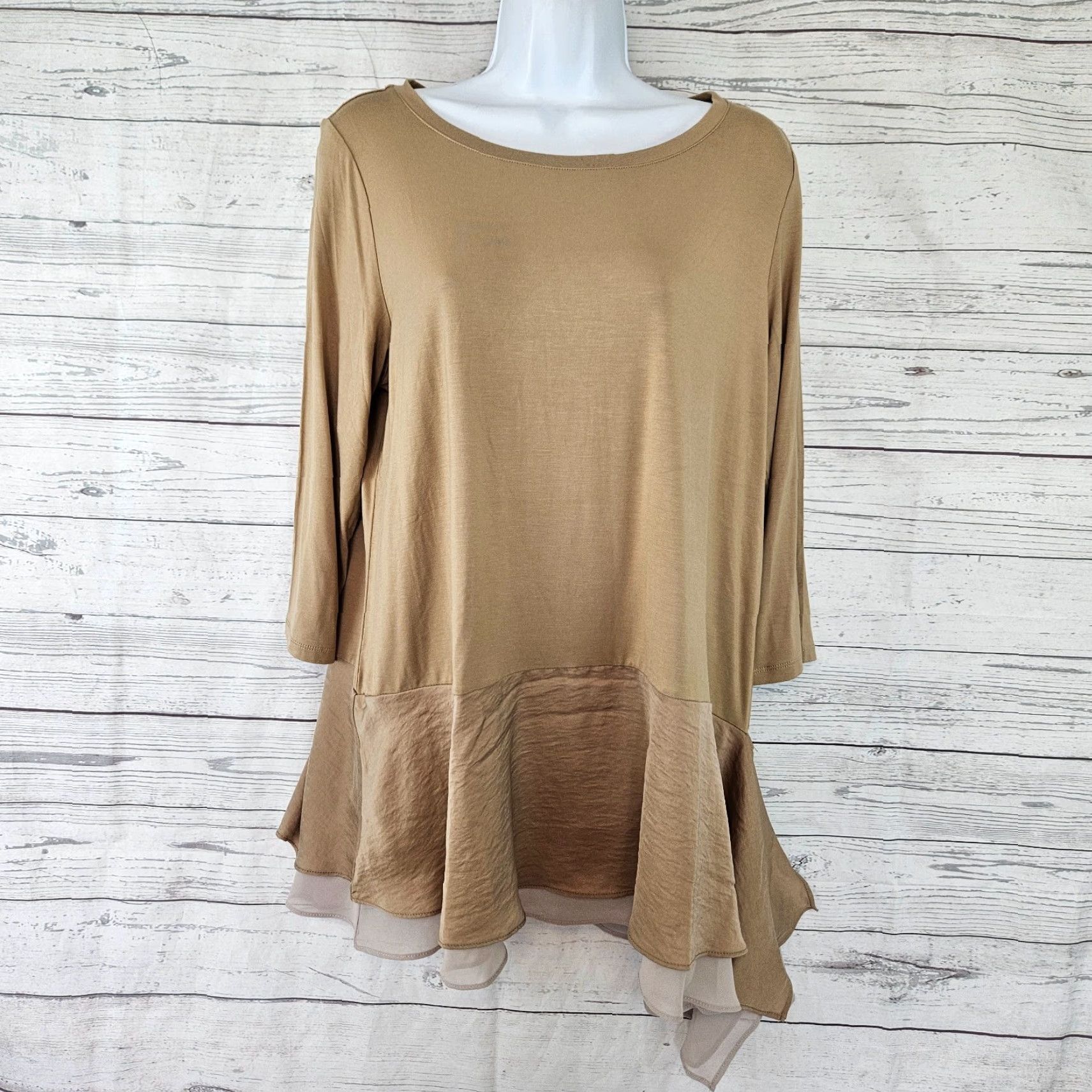 Vintage LOGO Lori Goldstein Womens Top Sz Large Tan 3/4 Sleeve Asymmetrical Hem Blouse Knit Shirt Womens Large Tan 3/4 Sleeve LOGO by Lori Goldstein Size L / US 10 / IT 46 - 2 Thumbnail