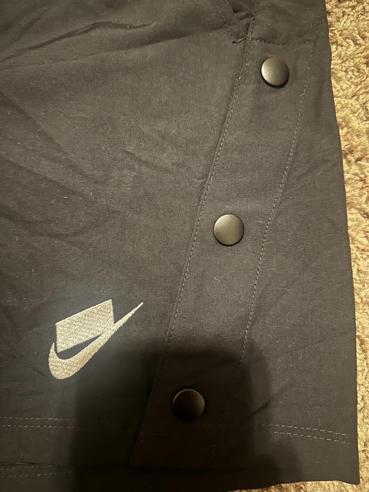 Nike Nike Women's Sportswear Nylon Shorts Size 32" / US 10 / IT 46 - 2 Thumbnail