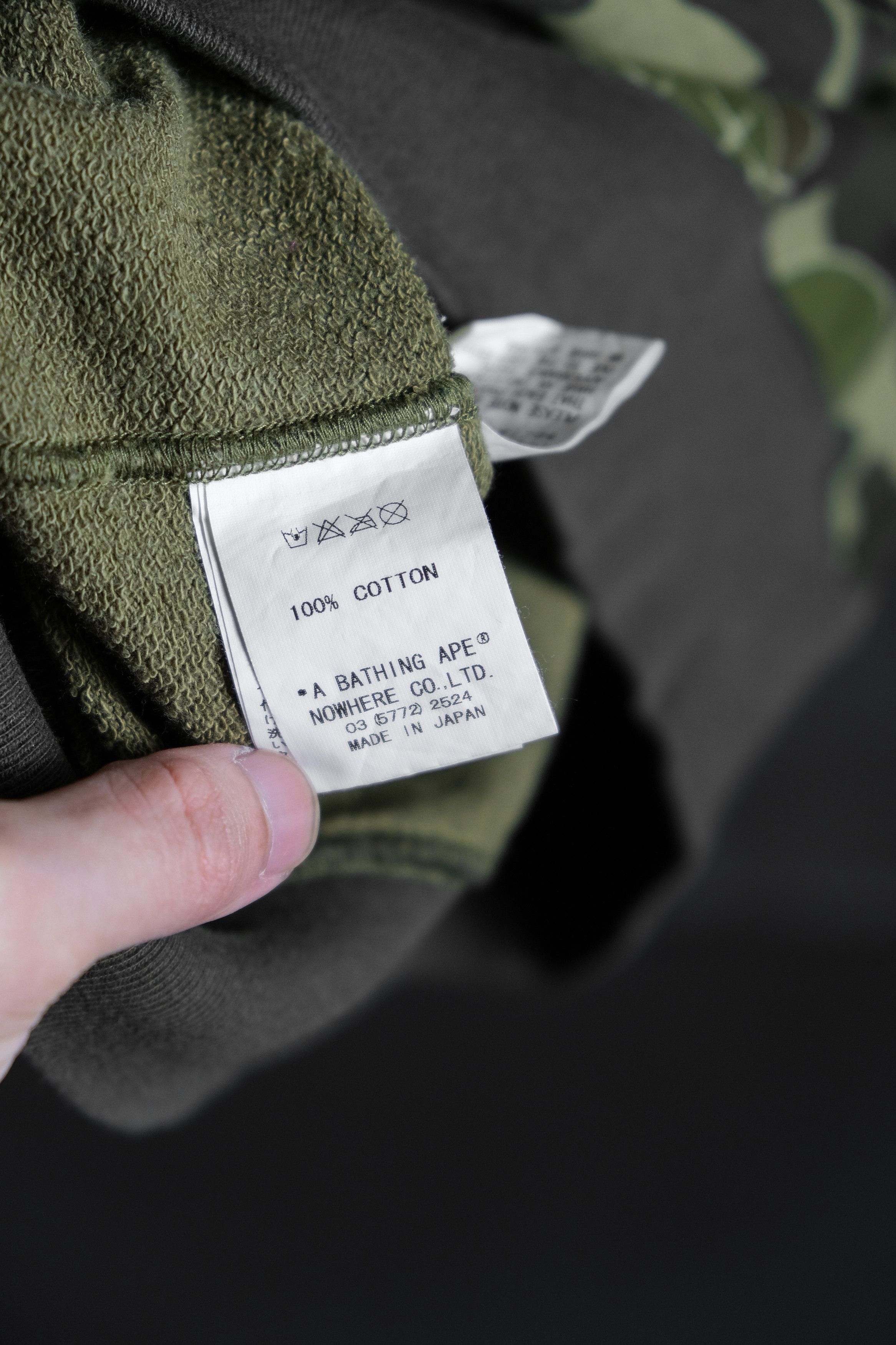 Bape A Bathing Ape BAPE x KAWS Bendy 1st Camo Short Sweatshirt Size M / US 6-8 / IT 42-44 - 6 Thumbnail
