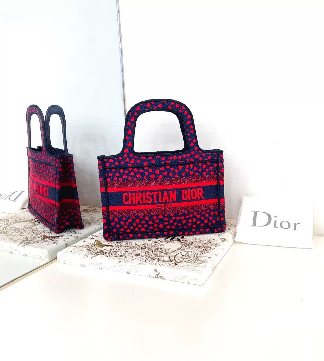 Dior Pre-loved Bag Very good condition Size ONE SIZE - 1 Thumbnail