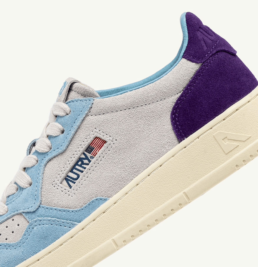 AUTRY AUTRY SNEAKERS MEDALIST LOW TRICOLOR IN SUEDE Size US 6 / IT 36 - 3 Thumbnail