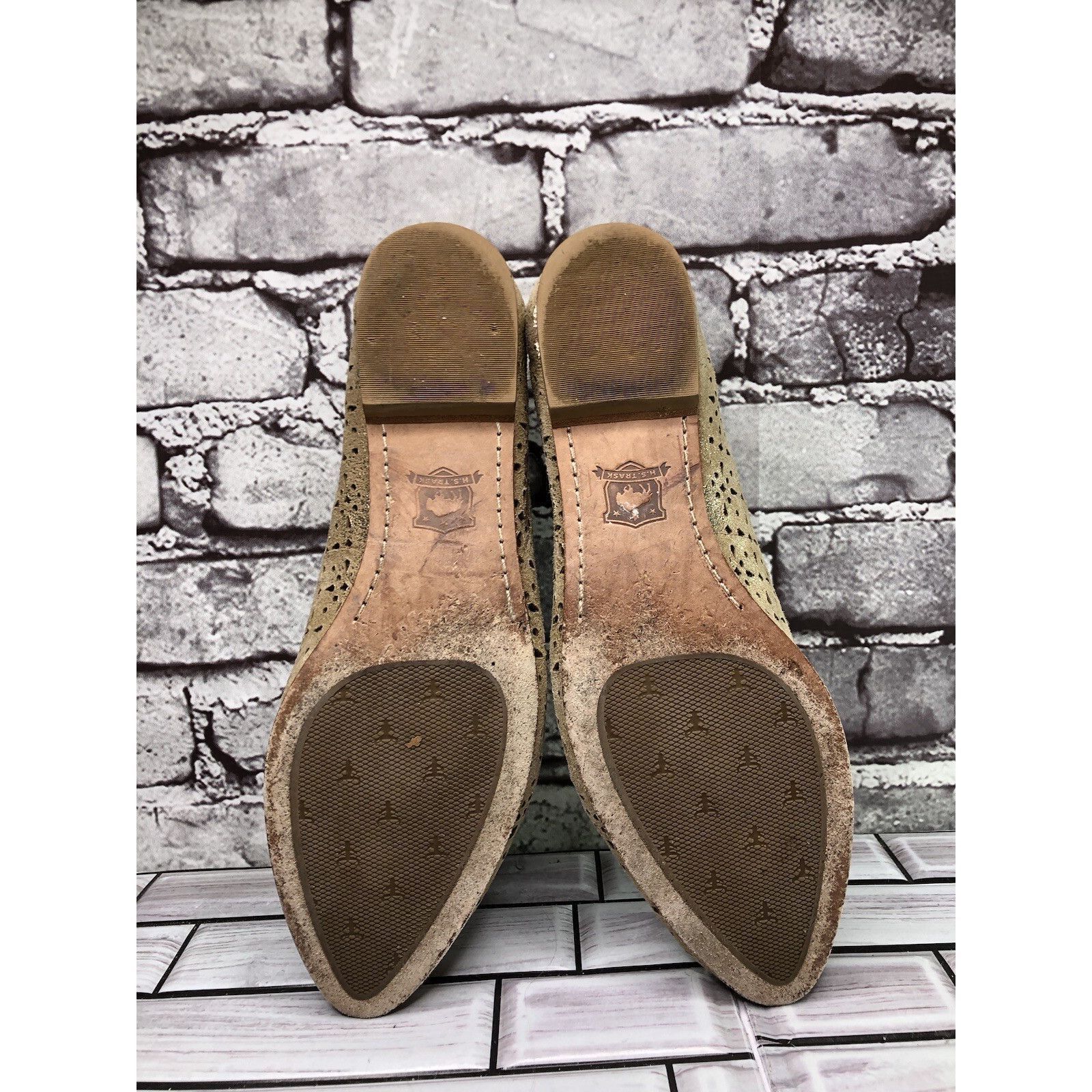 Trask H.S. Trask Gold Leather Shimmer Slip On Perforated Shoes Wom Size US 7.5 / IT 37.5 - 9 Thumbnail