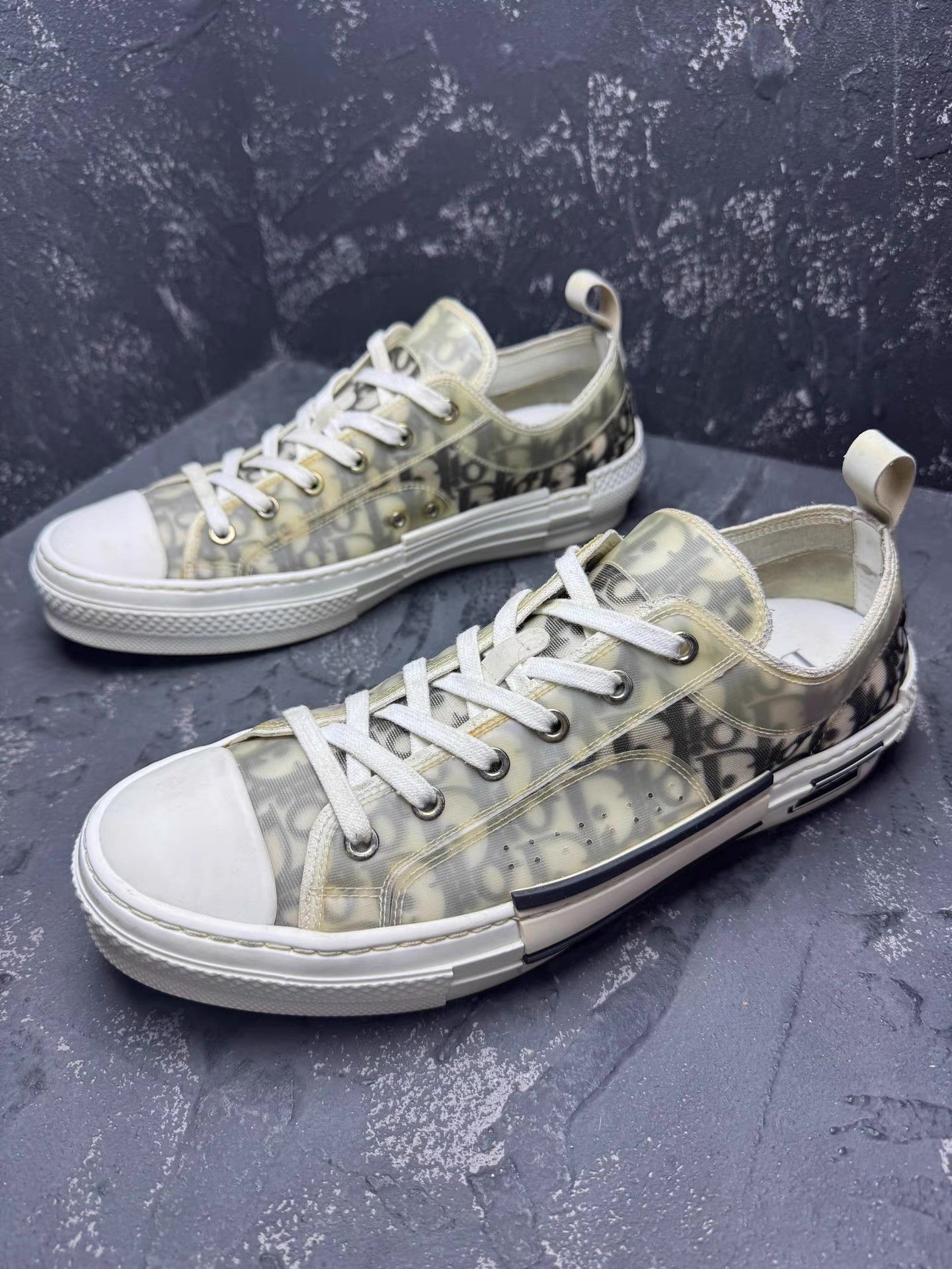 Dior DIOR B23 Grey & White Low-Top Sneakers Q10 Size US 10 / EU 43 - 1 Thumbnail