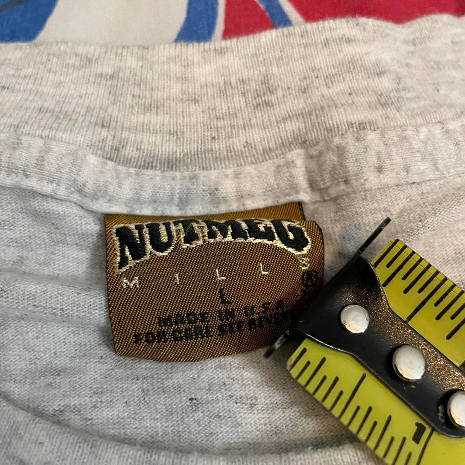 NBA × Nutmeg × Vintage Vintage 1994 Nutmeg NBA Vancouver Grizzlies Basketball Tee Size US L / EU 52-54 / 3 - 4 Thumbnail