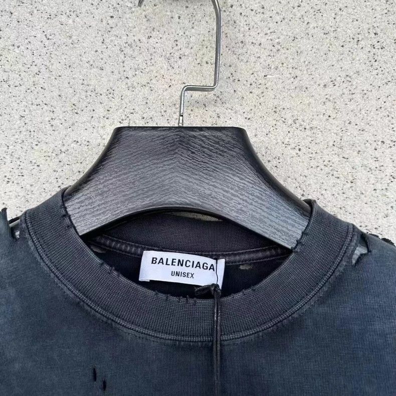 Balenciaga Balenciaga New Scissors Destroy Short Sleeve Size US XXS / EU 40 - 2 Thumbnail