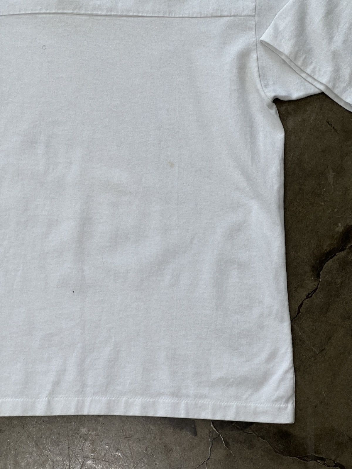 Vintage Vintage Las Vegas MGM Grand Single Stitch V-neck Tee XL Size US XL / EU 56 / 4 - 5 Thumbnail