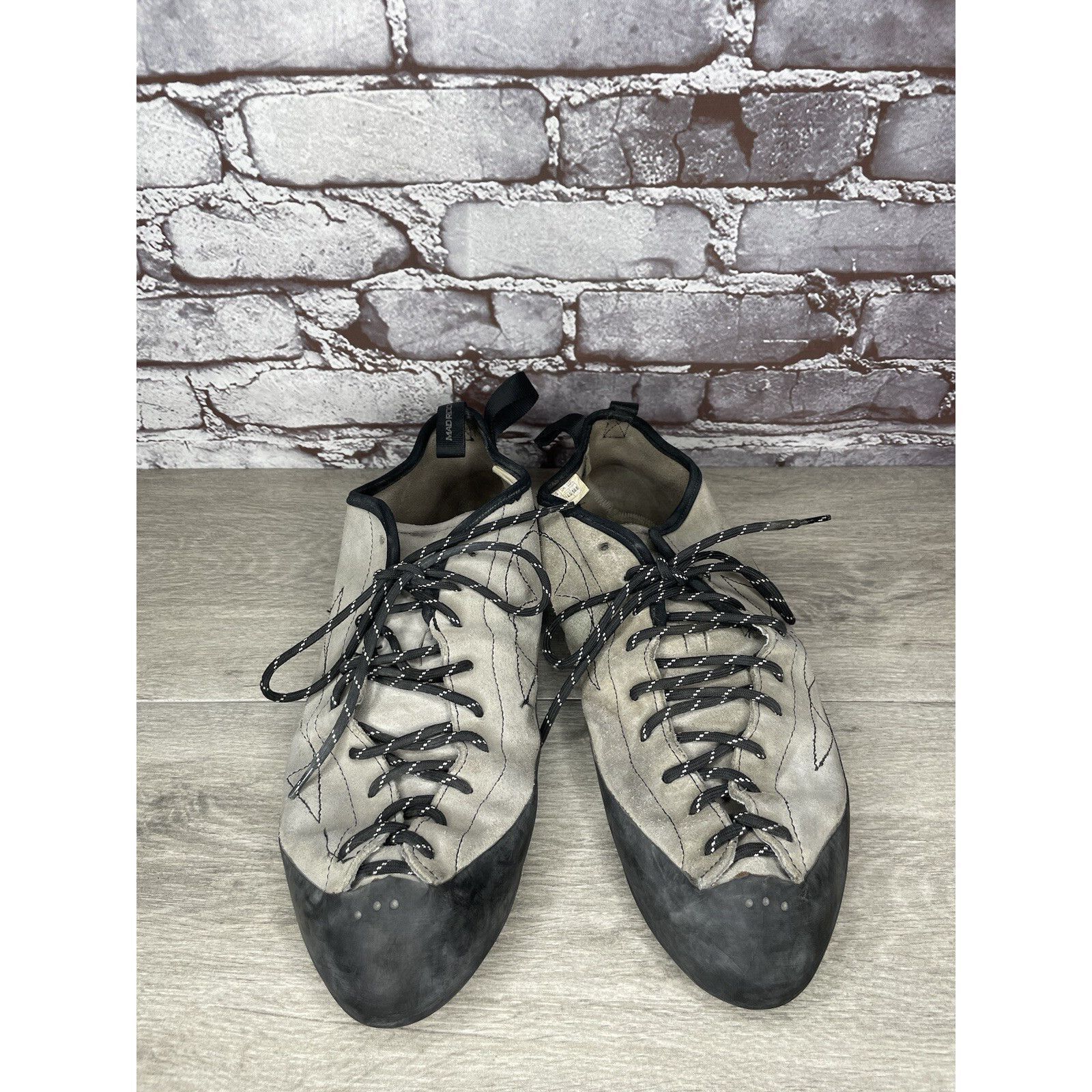 Other Mad Rock Phoenix Gray Synthetic Black Lace Rock Climbing Sho Size US 15 / EU 48 - 17 Thumbnail