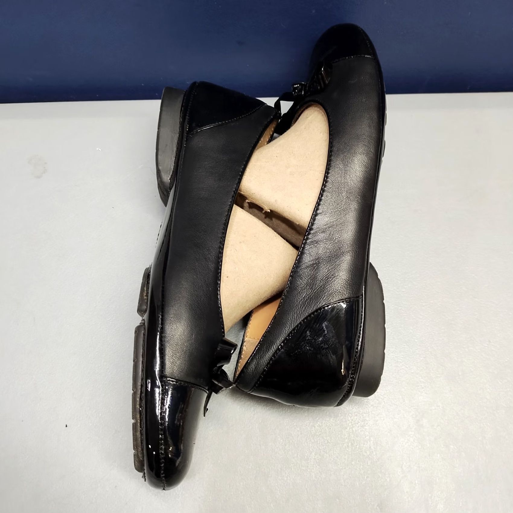 Naturalizer Naturalizer Sweeney Ballet Flats Womens Size 9W Black Leather Decorative Bow Flat Shoes Size US 9 / IT 39 - 4 Thumbnail