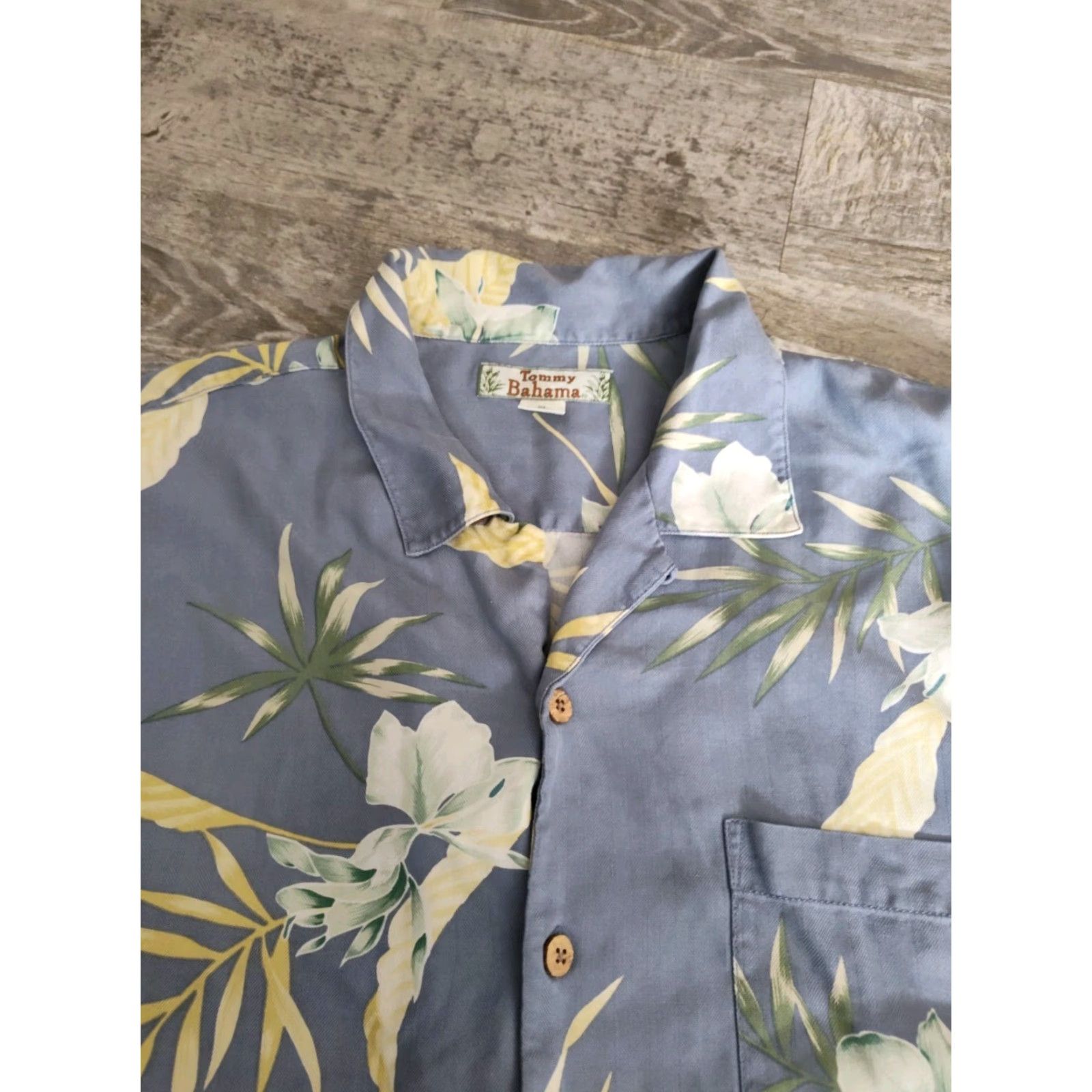 Tommy Bahama VINTAGE Tommy Bahama Men’s Silk Hawaiian Shirt XL Blue Floral Short Sleeve Casual Summer Spring Mens Size US XL / EU 56 / 4 - 5 Thumbnail