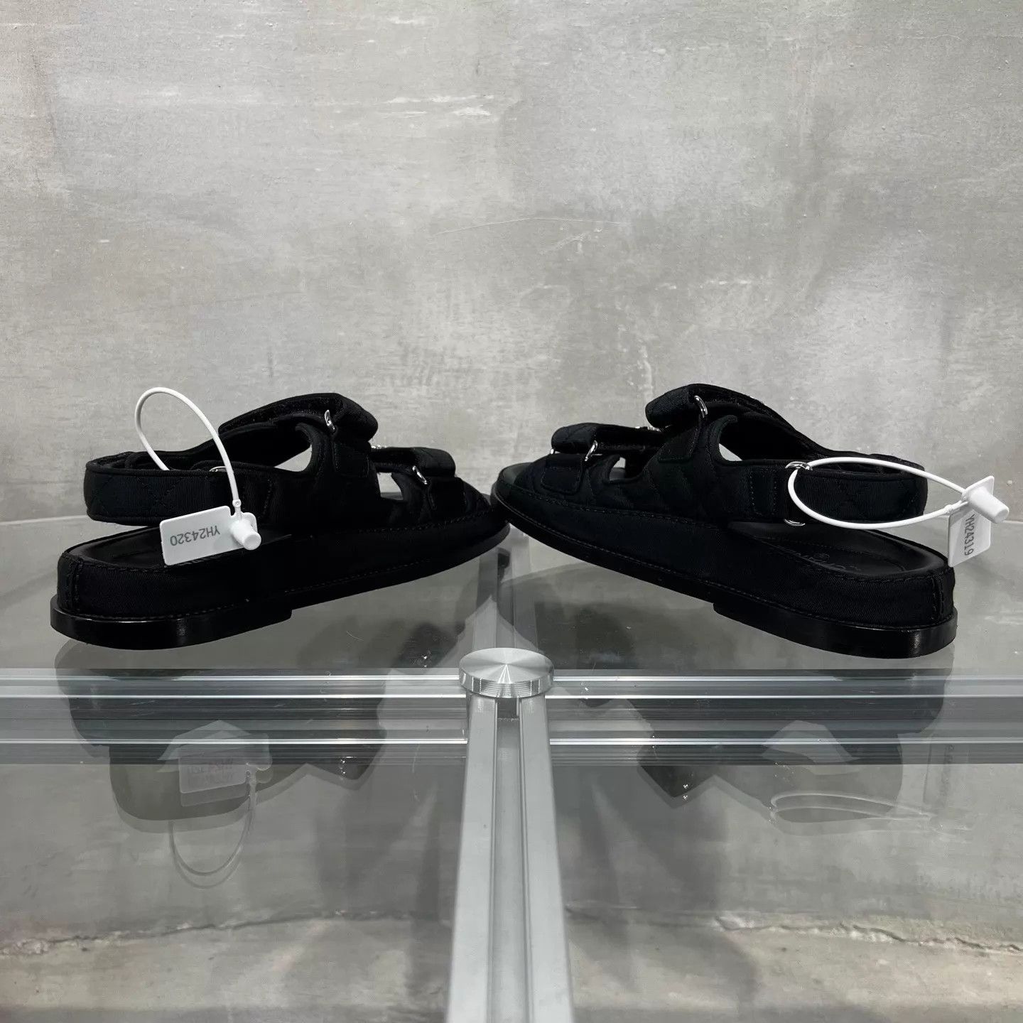 Chanel Chanel CC crystal velcro sandals EUR 37 Size US 6.5 / IT 36.5 - 5 Thumbnail