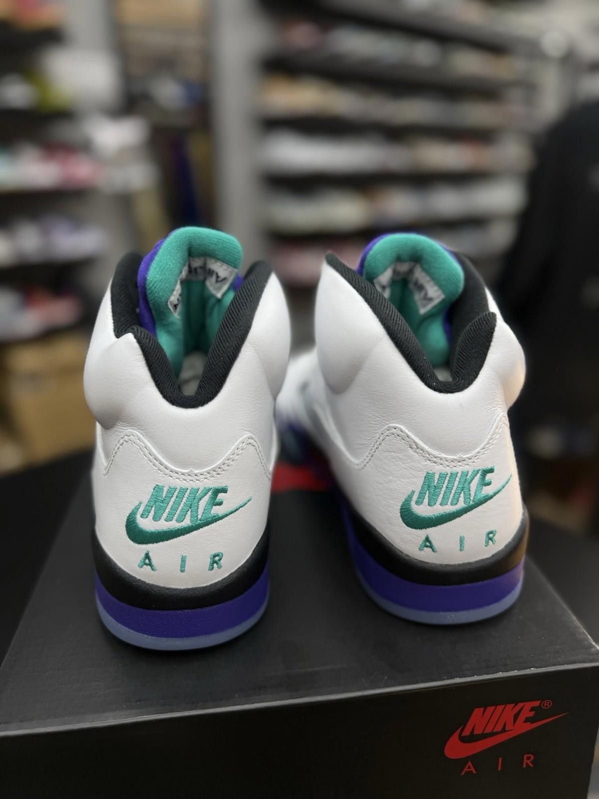 Jordan Brand Size 10 - Air Jordan 5 Retro 2025 Grape (HQ7978-100) Size US 8.5 / EU 41-42 - 6 Thumbnail