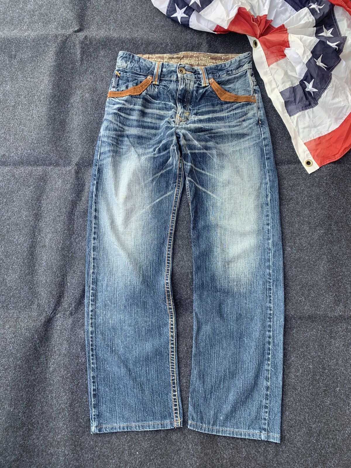 Le Grande Bleu (L.G.B.) Edwin Buffalo head & nice Lightning faded. Size US 32 / EU 48 - 2 Thumbnail
