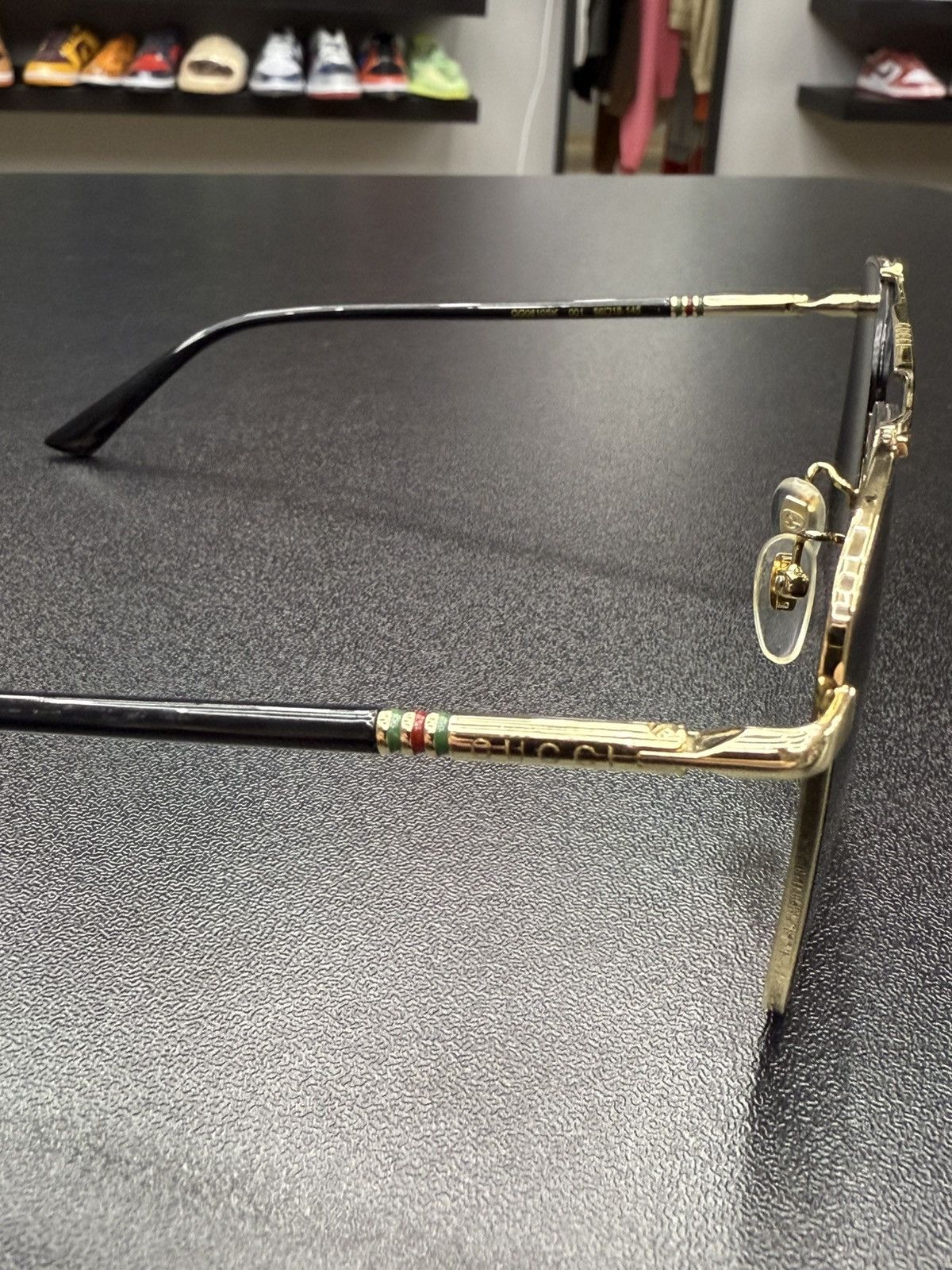 Gucci AUTHENTIC Men’s Gucci Gold Rim Sunglasses Size ONE SIZE - 2 Thumbnail