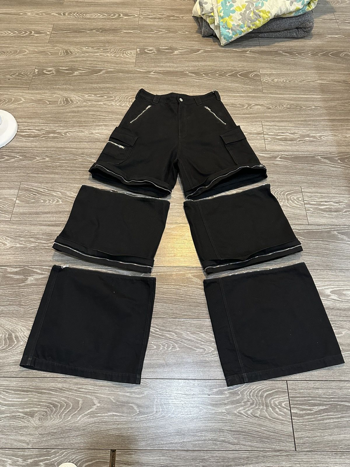 Vetements 23ss Transformer Cargo Pants Buy VETEMENTS men khaki