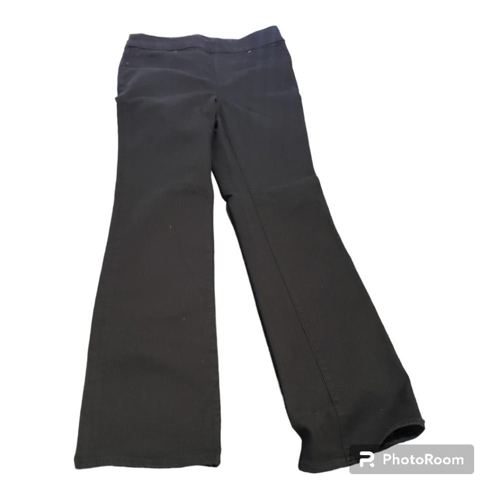Chicos CT686 Chico's Black Pull On Slim Boot Cut Jean 8R Size 30" / US 8 / IT 44 - 1 Thumbnail