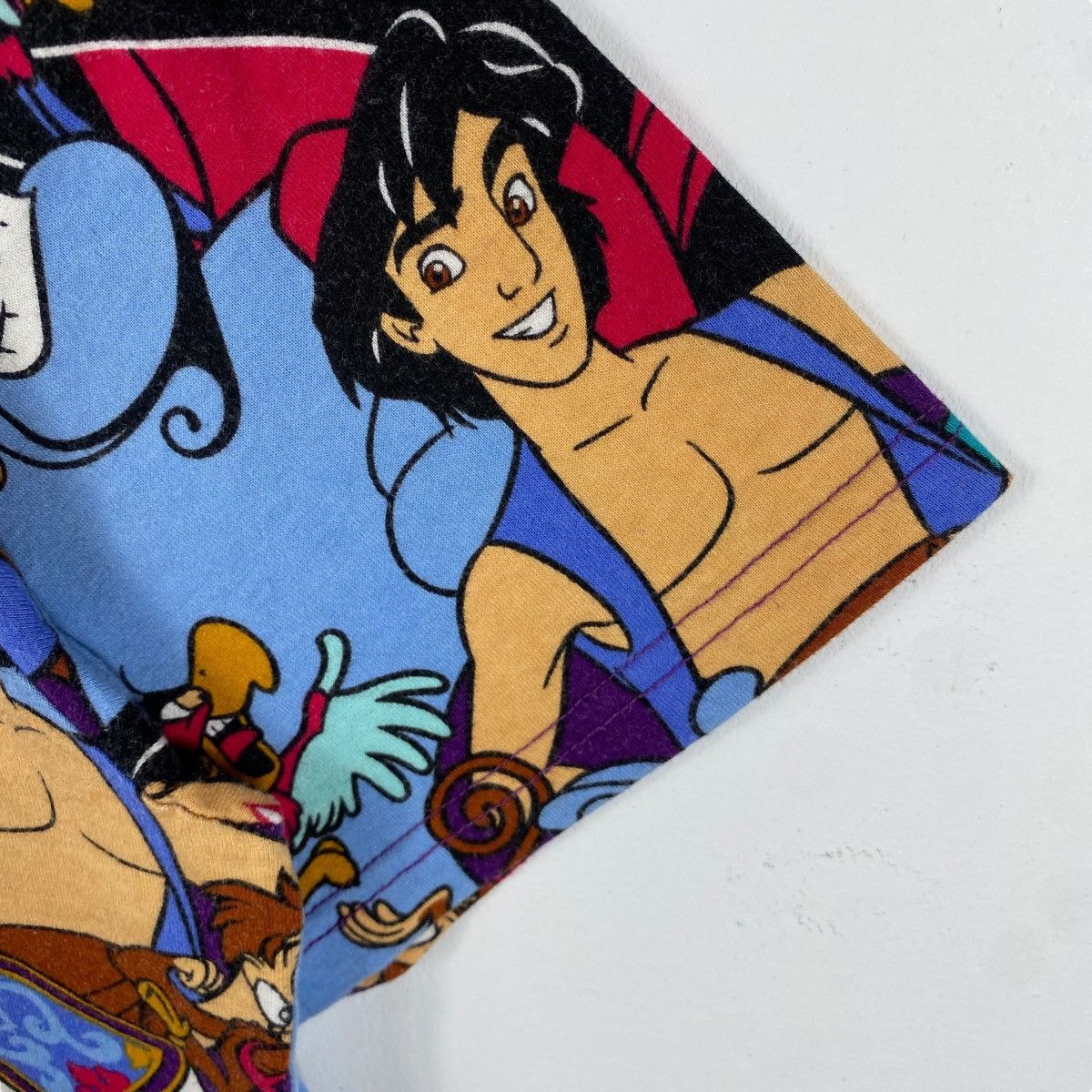 Disney Vintage 00's ALADDIN Fullprint Disney Cartoon Graphic Tee Size US M / EU 48-50 / 2 - 3 Thumbnail