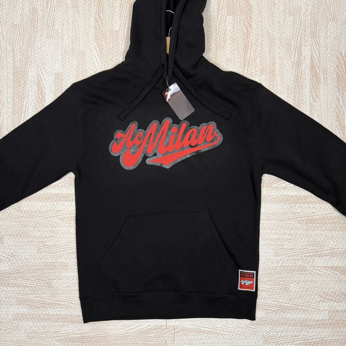 Other NWT Official AC Milan Black Red Logo Graphic Pullover Hoodie Size US M / EU 48-50 / 2 - 3 Thumbnail