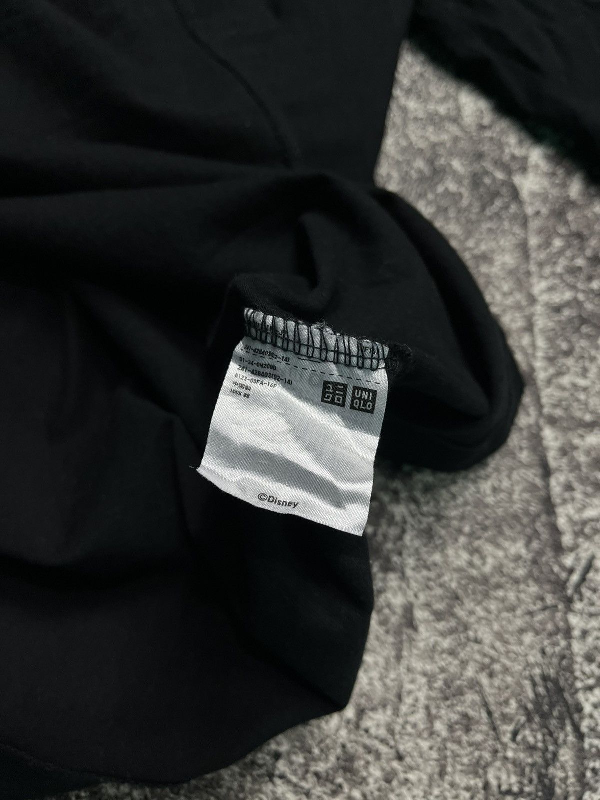 Uniqlo Uniqlo x Ambush Disney Black T-Shirts Size US XXL / EU 58 / 5 - 5 Thumbnail