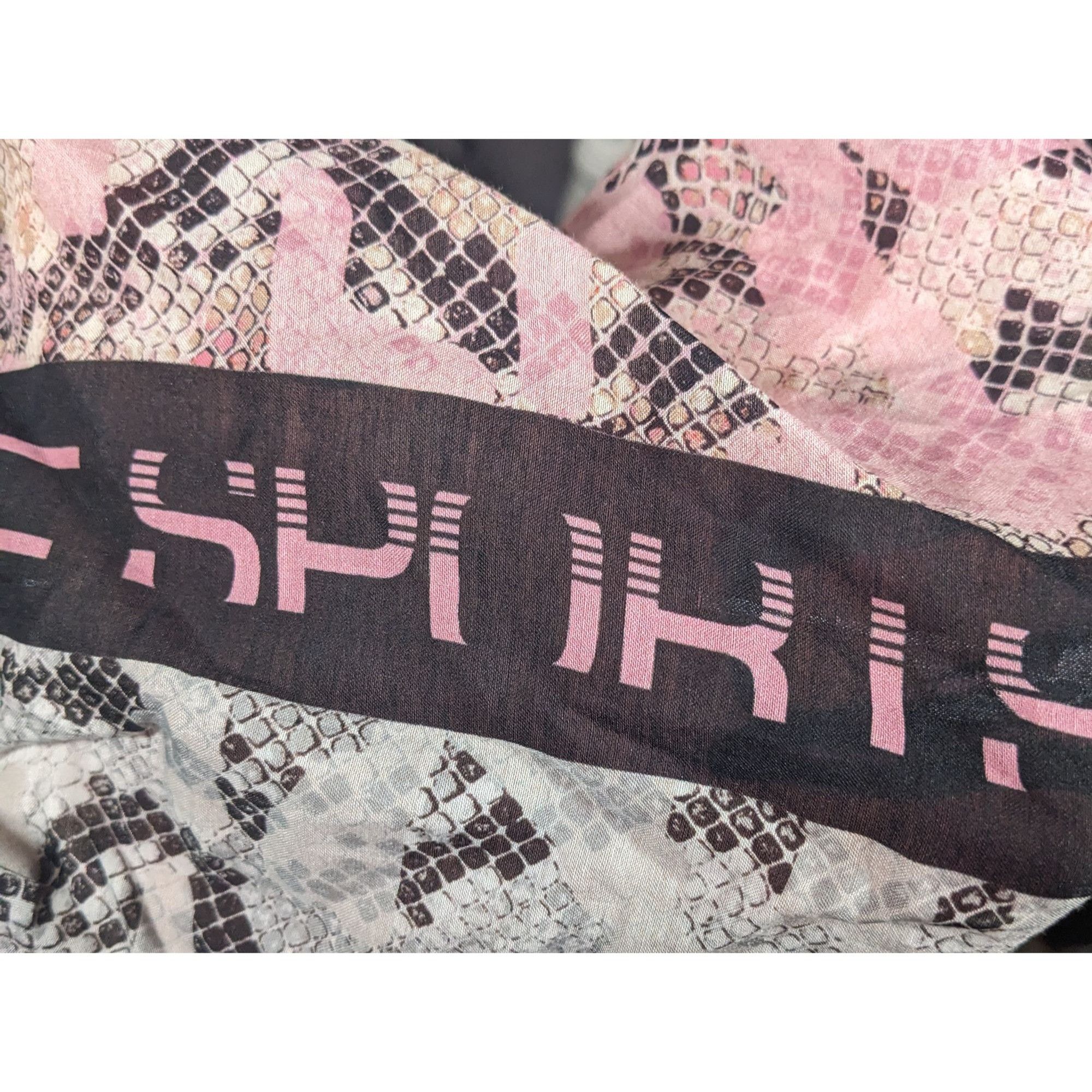 Other Marc Cain Sports Grey And Pink Snake Print Scarf Size ONE SIZE - 7 Thumbnail
