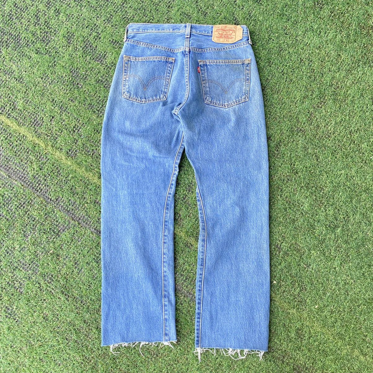 Levi's Thrashed Distressed Vintage Levis 501 ERD GRUNGE JEANS Size US 30 / EU 46 - 2 Thumbnail