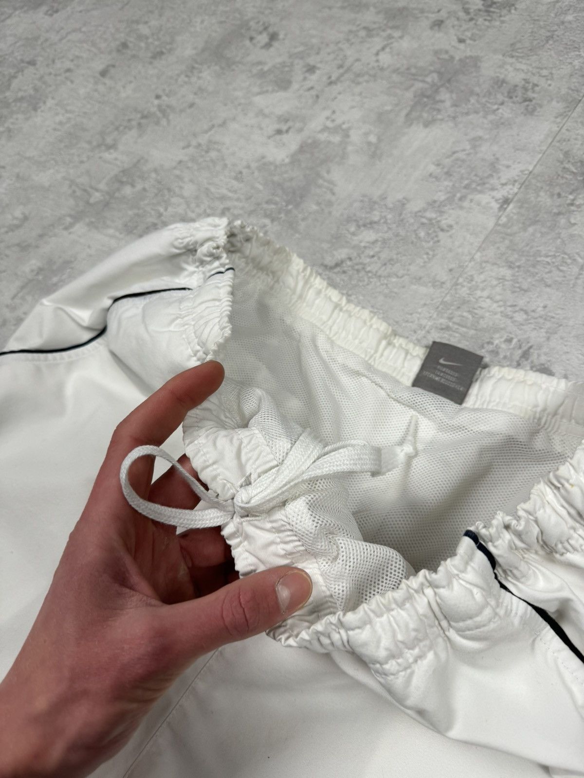 Nike Vintage Nike Y2K Streetwear Sportswear White Shorts Size XL Size US 37 - 9 Thumbnail