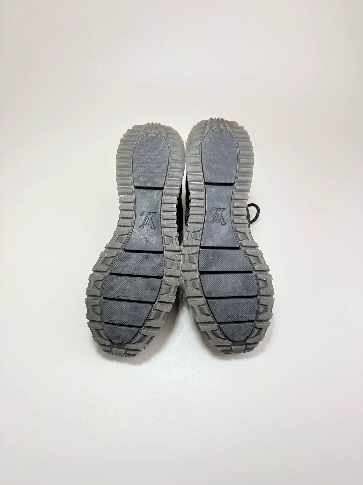 Louis Vuitton LOUIS VUITTON Run Away Black Sneakers K1 Size US 7.5 / EU 40-41 - 6 Thumbnail