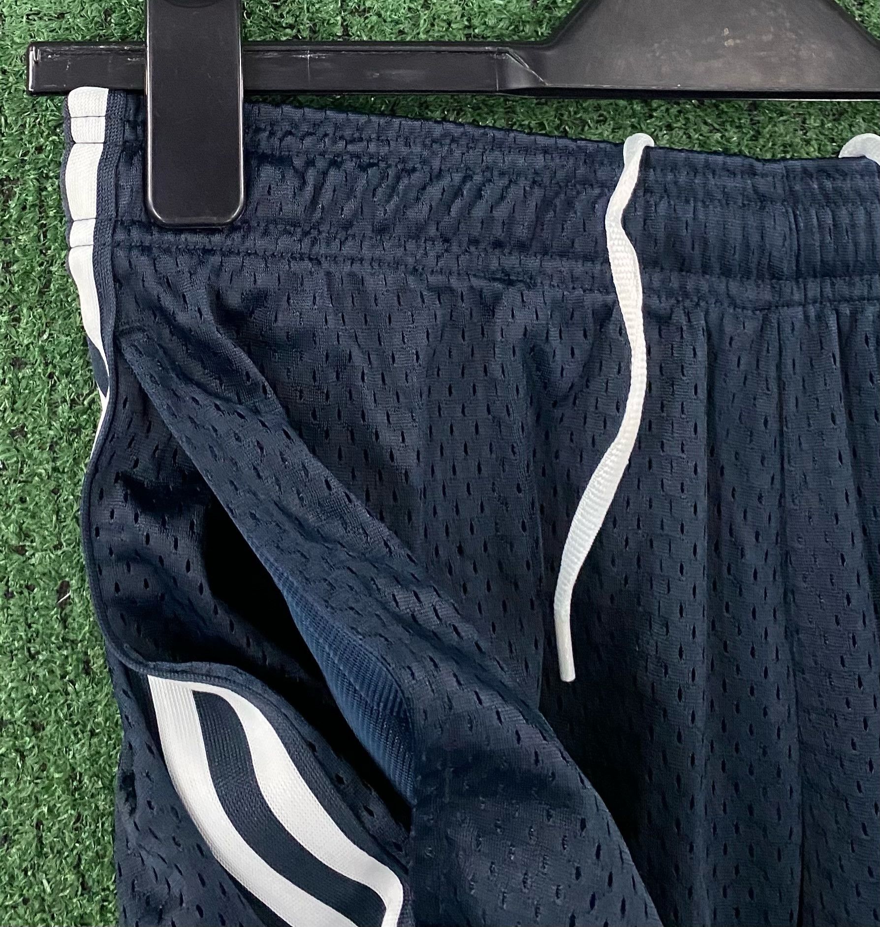 Champion New Champion Georgia Tech Yellow Jackets Mesh Shorts Small Size US 30 / EU 46 - 4 Thumbnail