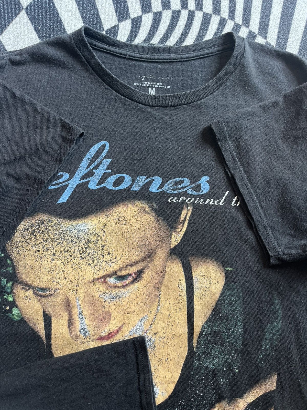 Band Tees Deftones around the fur reprint Album 1997’s Band tshirt Size US M / EU 48-50 / 2 - 7 Thumbnail