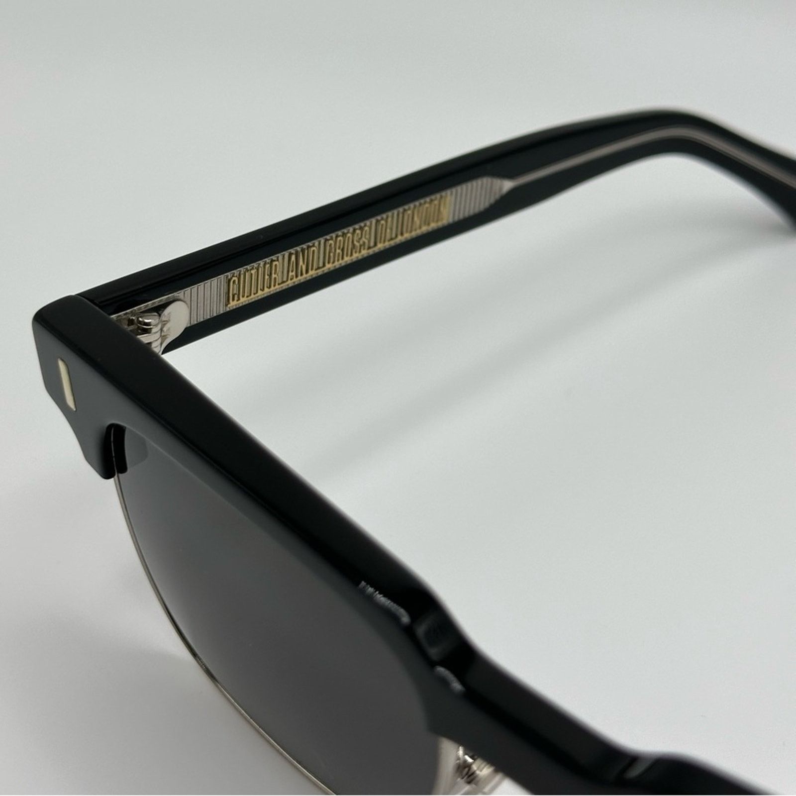 Cutler and Gross BRAND NEW CUTLER AND 1332 001 Black Grey Unisex Sunglasses Size ONE SIZE - 5 Thumbnail