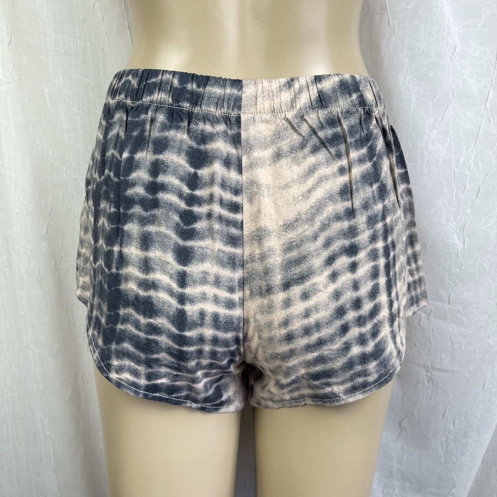 Forever 21 Taupe Charcoal Stripe Dye Dolphin Shorts Forever 21 XS NWT Size 23" - 5 Thumbnail