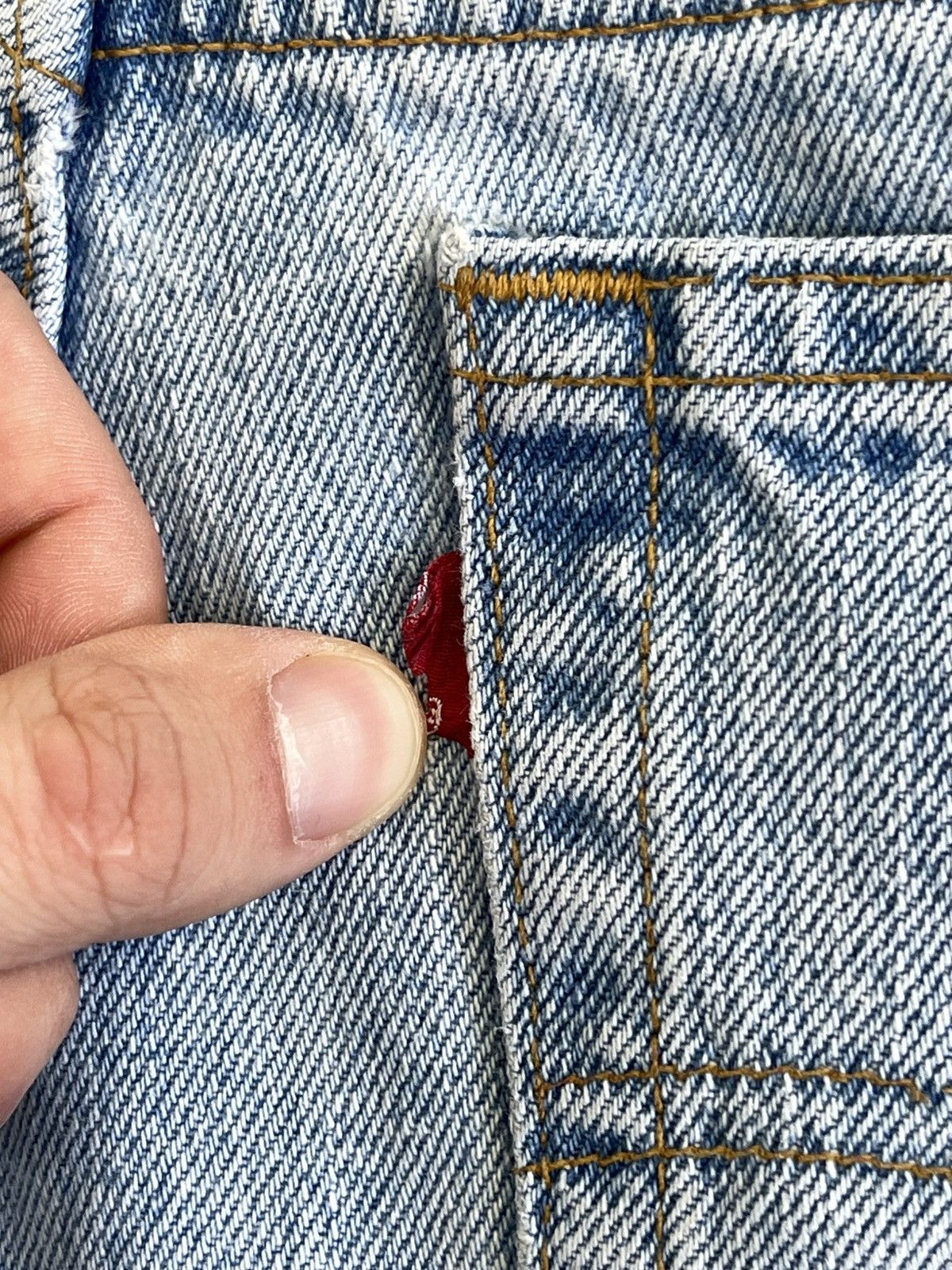 Levi's 90's Levi's 560 Loose Fit Tapered Leg Made In USA Jeans Size US 33 - 15 Thumbnail
