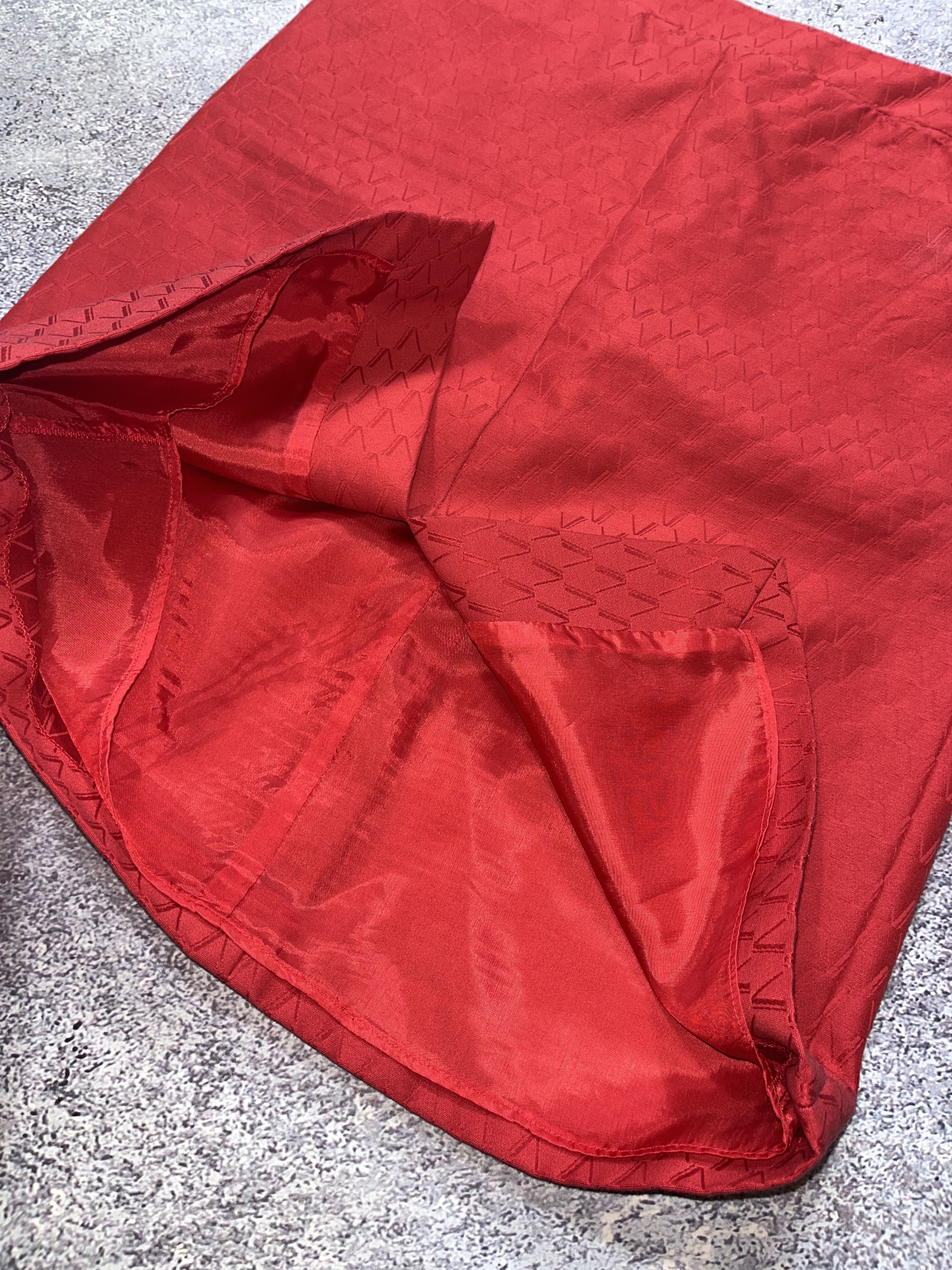Valentino Vintage Beautiful Monogram Valentino Red Mini skirt Size 26" / US 2 / IT 38 - 4 Thumbnail