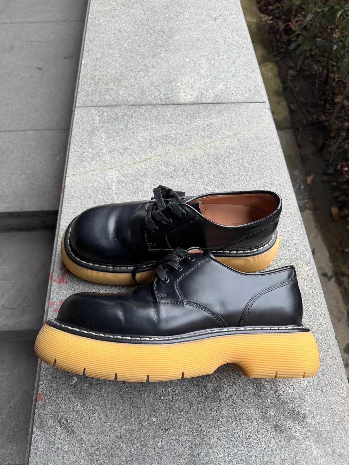 Bottega Veneta Black Leather Lace. Size US 8 / EU 41 - 2 Thumbnail