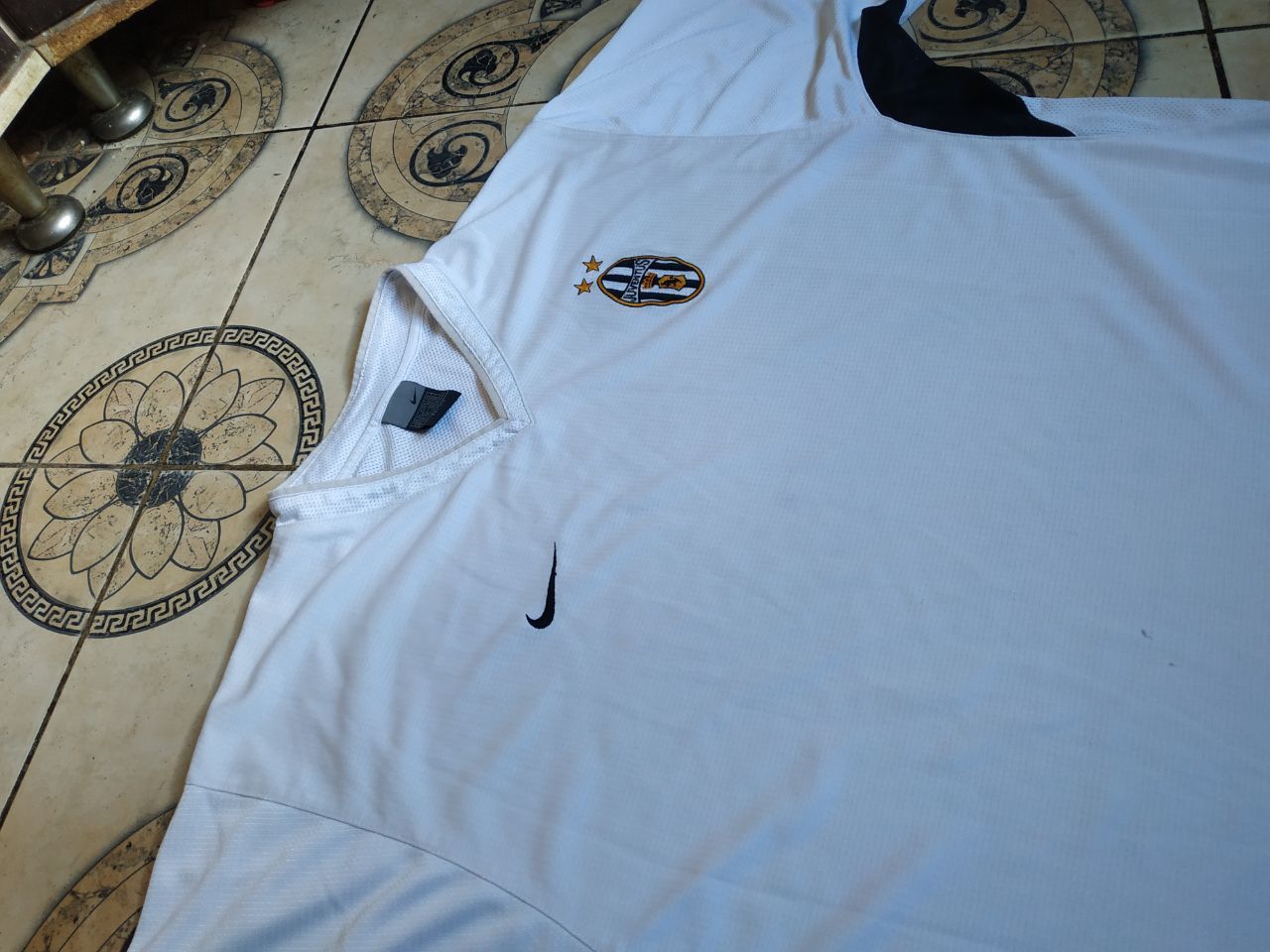 Nike Vintage 2004/05 Juventus Away Jersey Nike Total 90 XL Size US XL / EU 56 / 4 - 11 Thumbnail