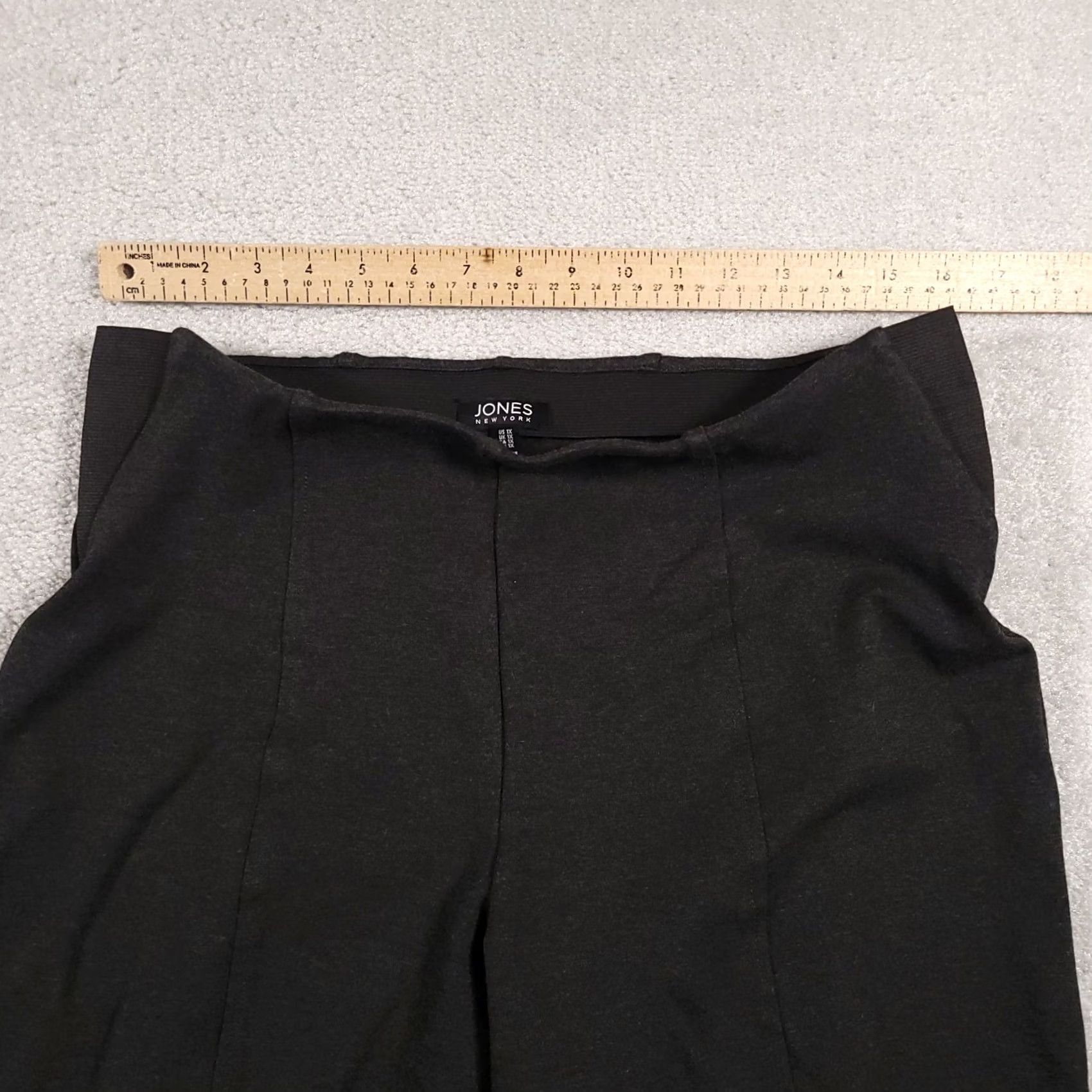 Jones New York Jones New York & Co Pull-On Capri Pants Women's 1X Plus Gray Skinny Stretch dress pants Womens 1X Plus Gray Skinny Stretch Size 40" / US 18 - 5 Thumbnail
