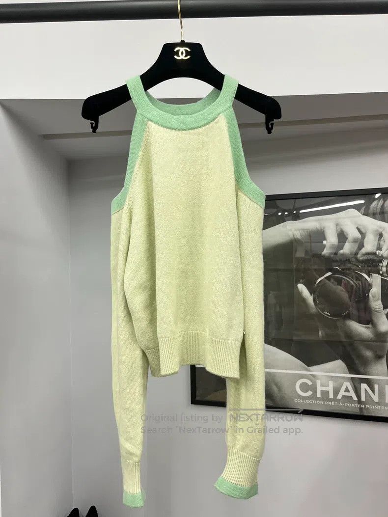 Chanel Chanel Green off-the-shoulder halter cashmere long sleeves Size XS / US 0-2 / IT 36-38 - 1 Thumbnail