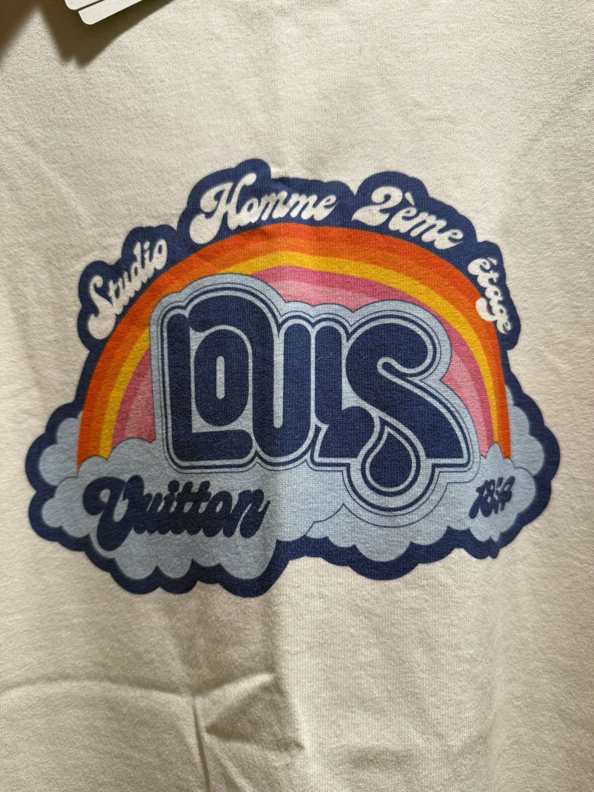 Louis Vuitton Louis Vuitton White Rainbow T Shirt Size US XXL / EU 58 / 5 - 2 Thumbnail
