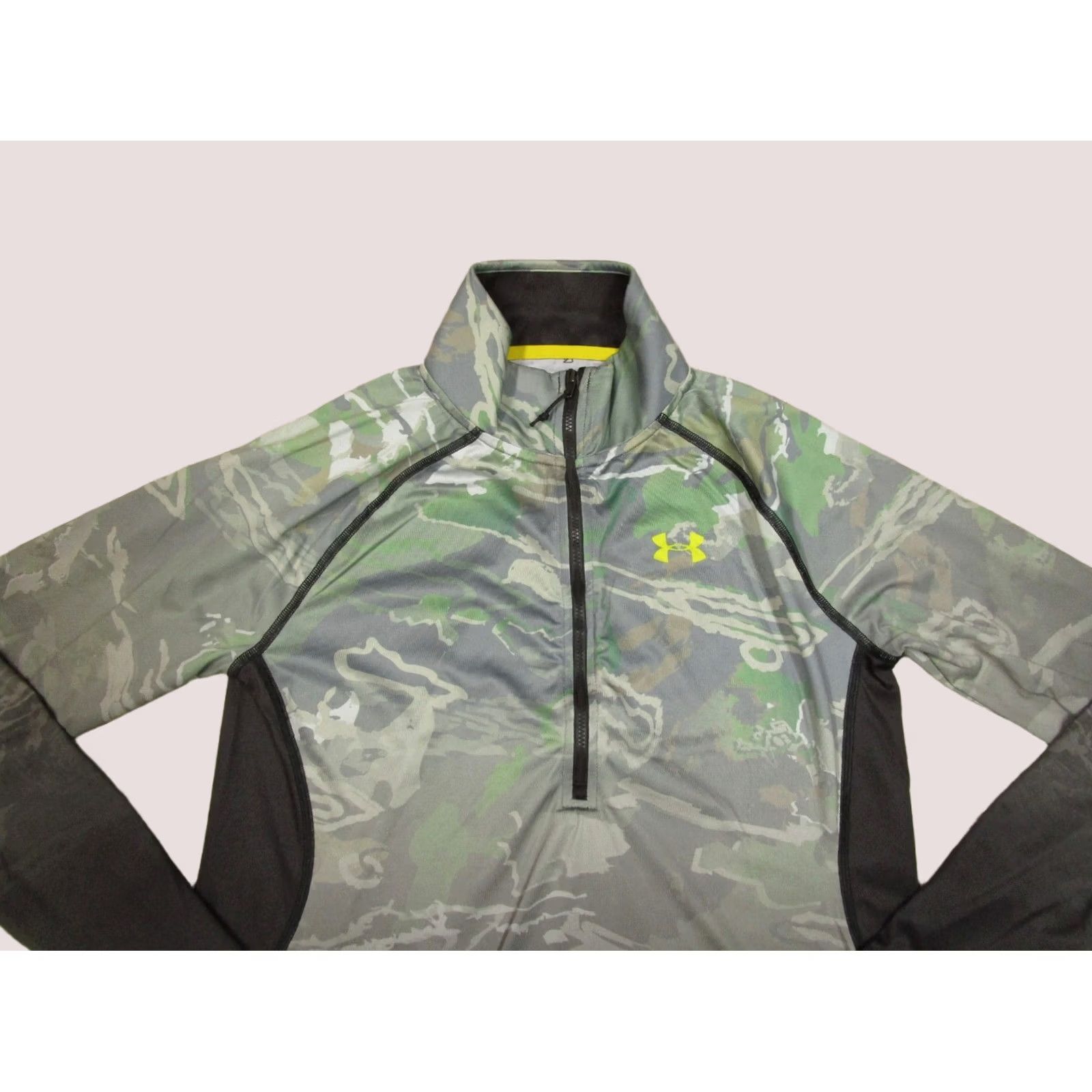 Under Armour Under Armour Pullover Women Medium Green Camo Quarter Zip Performance Run Gym Size M / US 6-8 / IT 42-44 - 1 Thumbnail