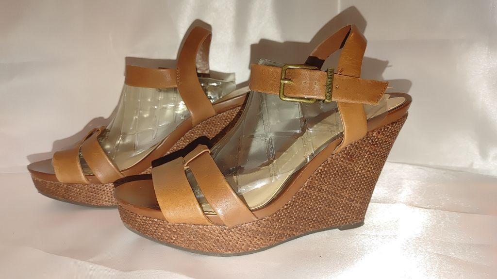 Giani Bernini Gianni Bini Wedge Sanals Size 8M Size US 8 / IT 38 - 2 Thumbnail