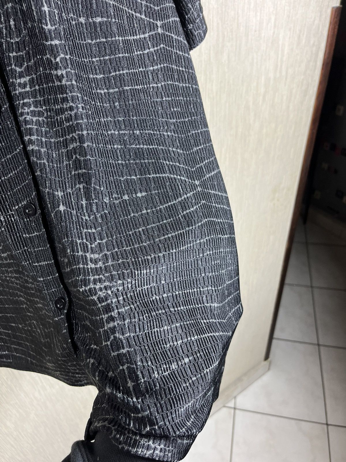 Guess × Vintage Vintage Guess USA nylon crocodile skin short sleeve shirt Size US S / EU 44-46 / 1 - 14 Thumbnail
