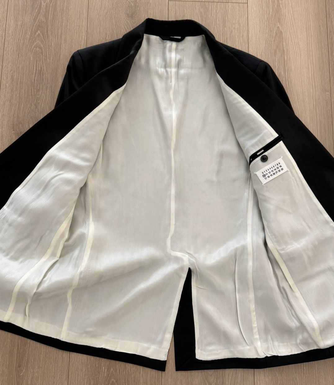 Maison Margiela Maison Margiela Smoking suit casual suit jacket 2501-Nextar Size US S / EU 44-46 / 1 - 4 Thumbnail